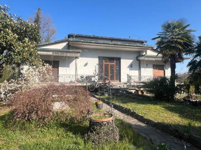 Villa Indipendente in vendita a Piemonte, Vercelli