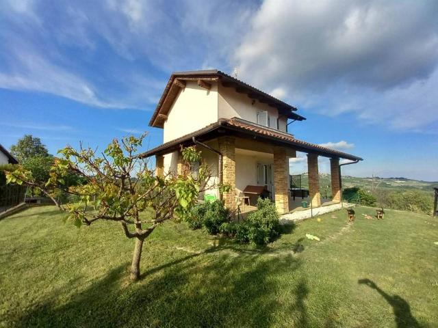 Villa Indipendente in vendita a Piemonte, Asti