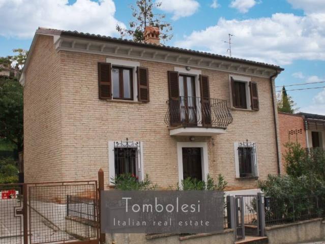Villa Indipendente in vendita a Marche, Pesaro E Urbino
