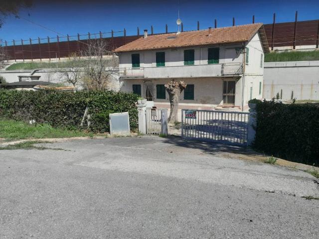 Villa Indipendente in vendita a Marche, Pesaro E Urbino
