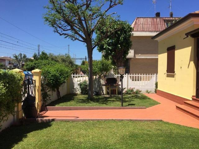 Villa Indipendente in vendita a Marche, Pesaro E Urbino