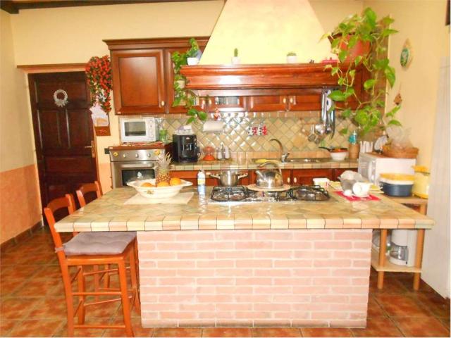 Villa Indipendente in vendita a Mondragone, Campania