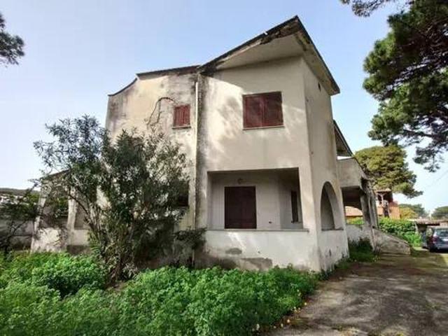 Villa Indipendente in vendita a Mondragone, Caserta