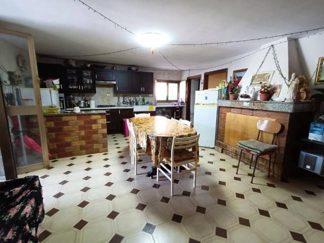 Villa Indipendente in vendita a Mondragone, Campania