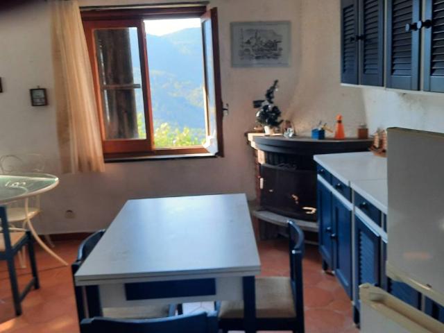 Villa Indipendente in vendita a Bracco, Moneglia