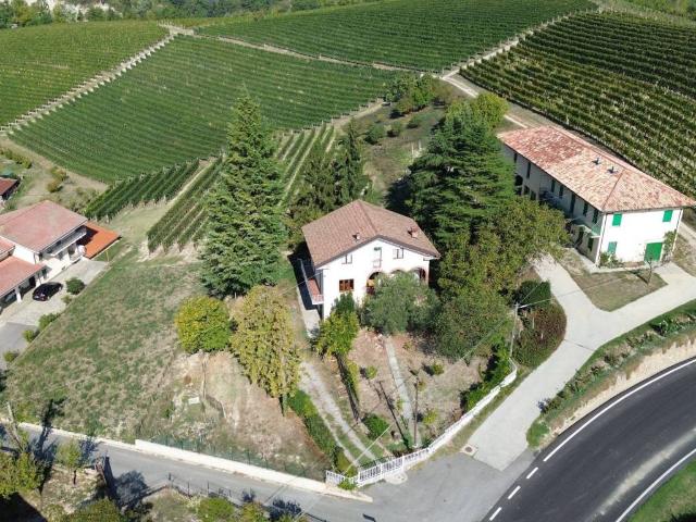 Villa Indipendente in vendita a Monforte d'Alba, Cuneo