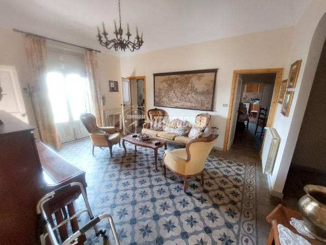 Villa Indipendente in vendita a Monforte San Giorgio, Sicilia