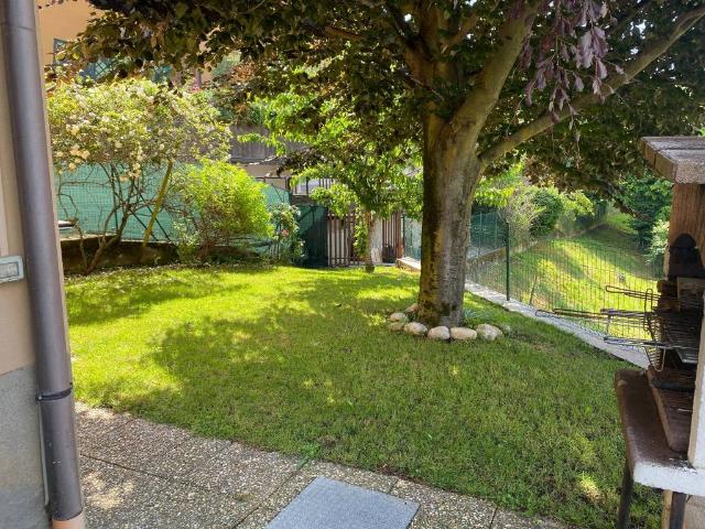 Villa Indipendente in vendita a Monguzzo, Lombardia