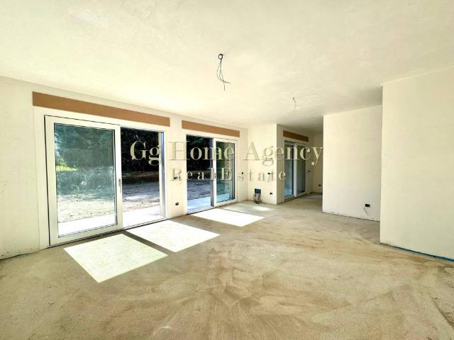 Villa Indipendente in vendita a Monguzzo, Lombardia