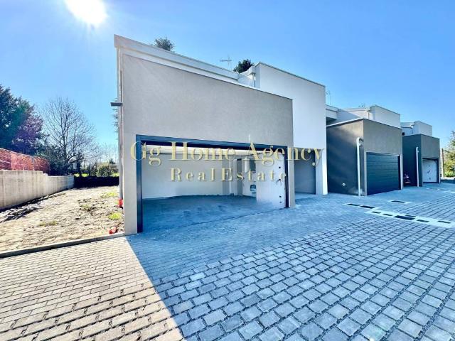 Villa Indipendente in vendita a Monguzzo, Lombardia
