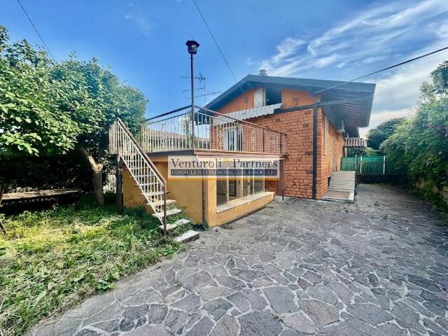 Villa Indipendente in vendita a Moniga Del Garda, Lombardia