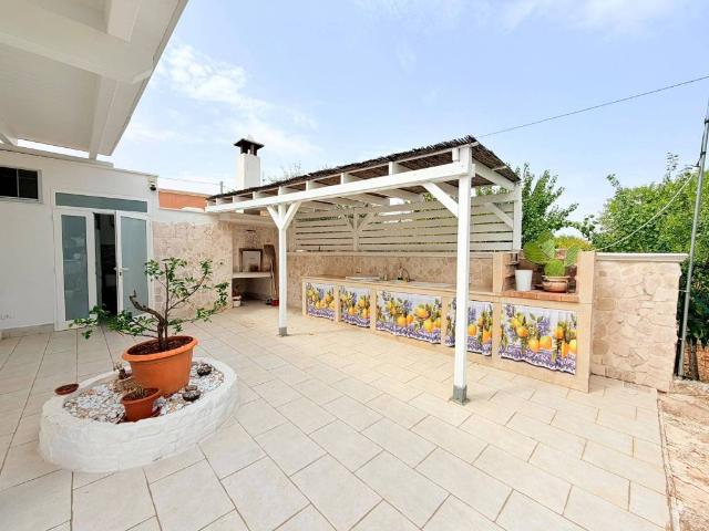 Villa Indipendente in vendita a Puglia, Bari