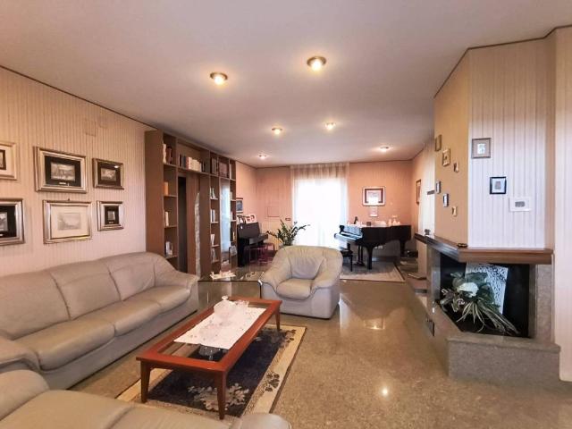 Villa Indipendente in vendita a Puglia, Bari