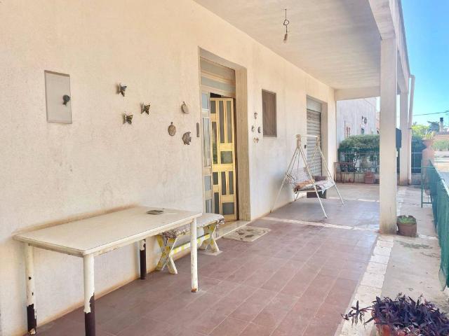 Villa Indipendente in vendita a Chiesa Nuova, Puglia