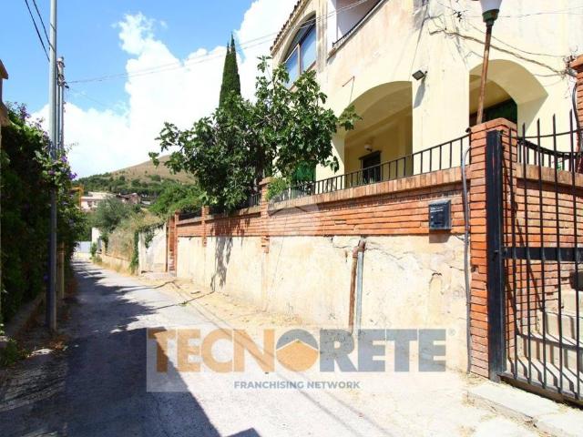 Villa Indipendente in vendita a Villaggio Santa Rosalia, Monreale
