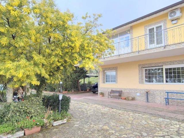 Villa Indipendente in vendita a Monreale, Sicilia