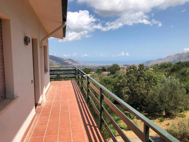 Villa Indipendente in vendita a Pezzingoli, Monreale
