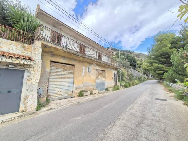 Villa Indipendente in vendita a Villaggio Santa Rosalia, Monreale