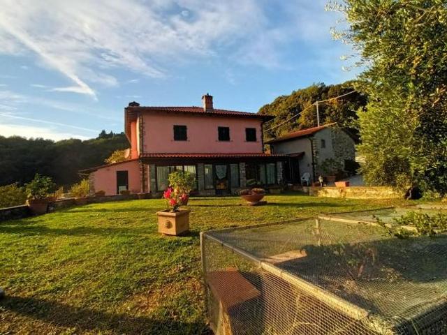 Villa Indipendente in vendita a Unione dei comuni Media Valle del Serchio, Pescaglia