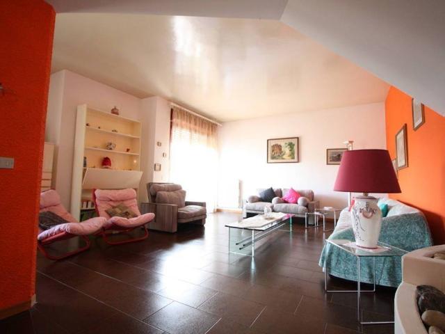 Villa Indipendente in vendita a Stella, Marche
