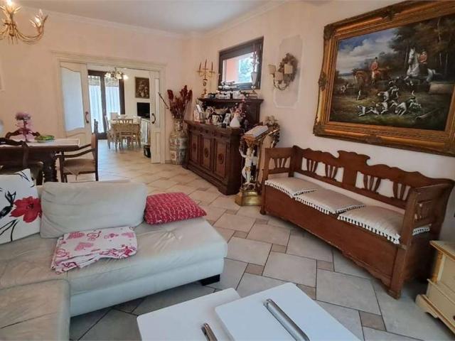 Villa Indipendente in vendita a Marche, Ancona