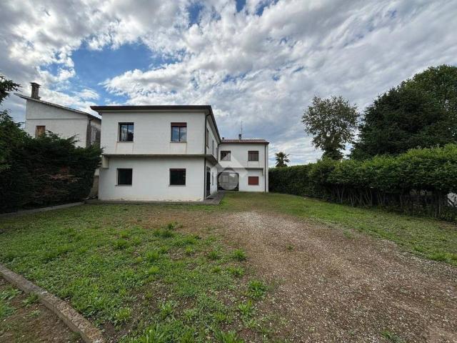 Villa Indipendente in vendita a Monselice, Veneto
