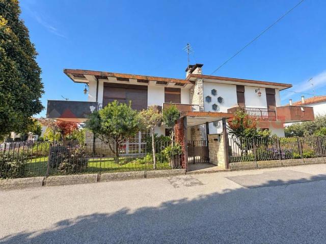 Villa Indipendente in vendita a Monselice, Padova