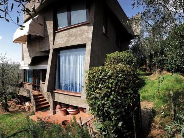 Villa Indipendente in vendita a Montevettolini, Pistoia