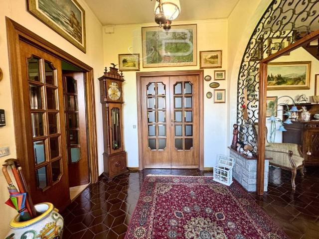 Villa Indipendente in vendita a Grotta Parlanti, Montevettolini