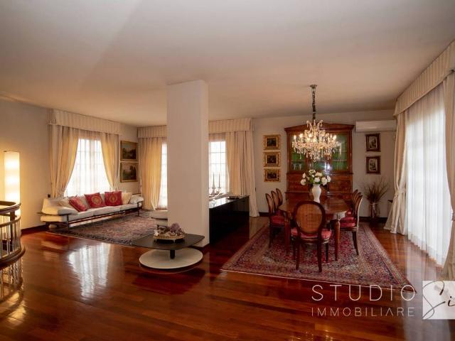 Villa Indipendente in vendita a Grotta Parlanti, Monsummano Terme