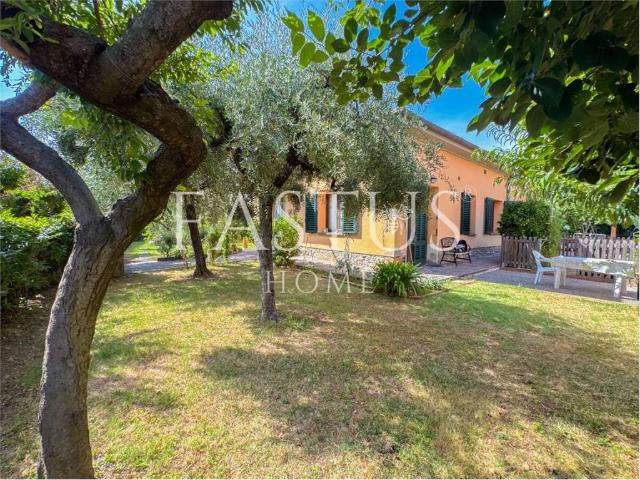 Villa Indipendente in vendita a Grotta Parlanti, Montevettolini