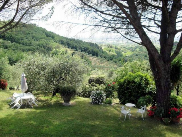 Villa Indipendente in vendita a Monsummano Terme, Pistoia