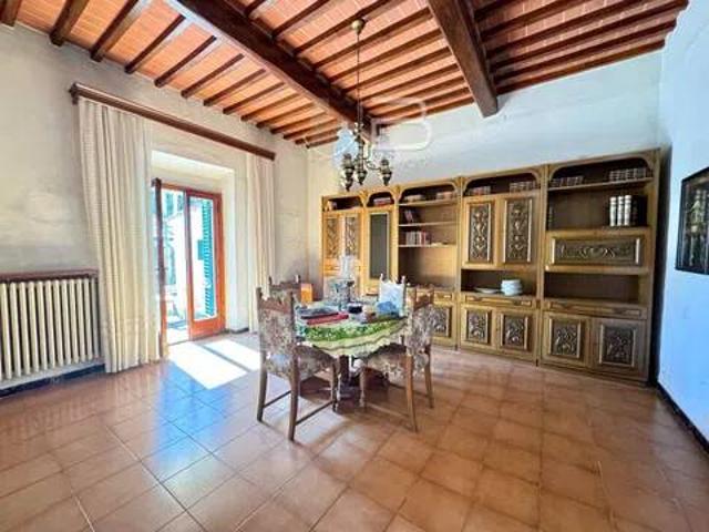Villa Indipendente in vendita a Le Case, Montevettolini