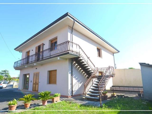 Villa Indipendente in vendita a Uggia, Montevettolini