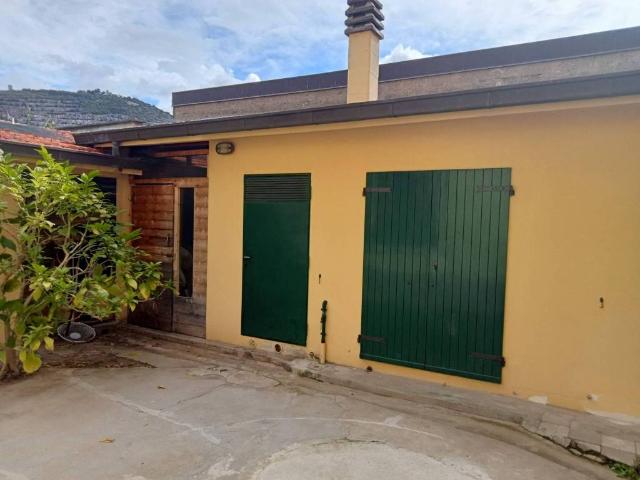 Villa Indipendente in vendita a Montevettolini, Pistoia