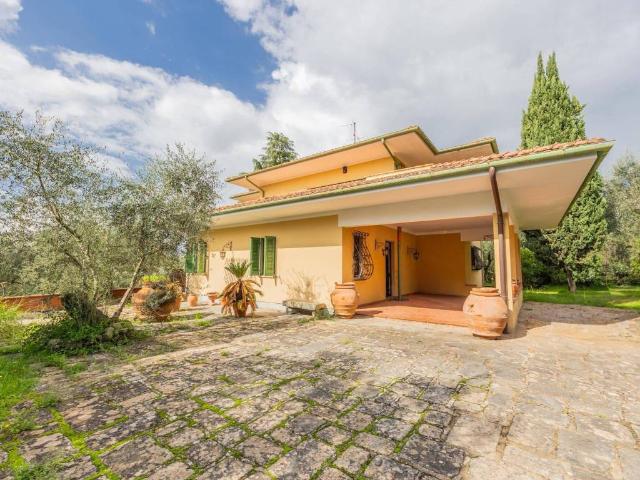 Villa Indipendente in vendita a Grotta Parlanti, Montevettolini