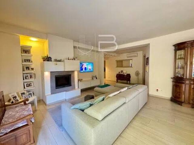 Villa Indipendente in vendita a Grotta Parlanti, Montevettolini