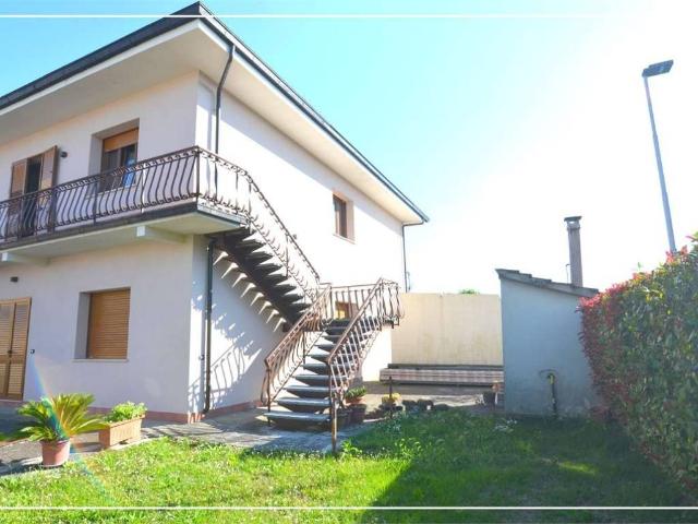 Villa Indipendente in vendita a Uggia, Montevettolini