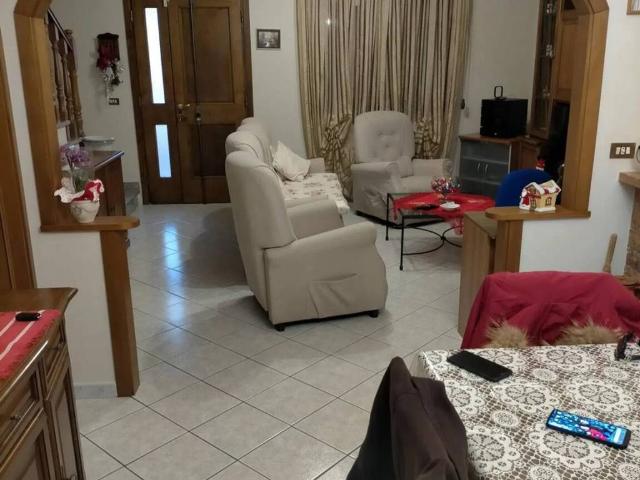 Villa Indipendente in vendita a Montevettolini, Pistoia