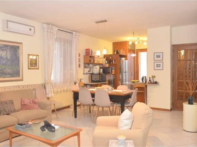 Villa Indipendente in vendita a Pozzarello, Montevettolini