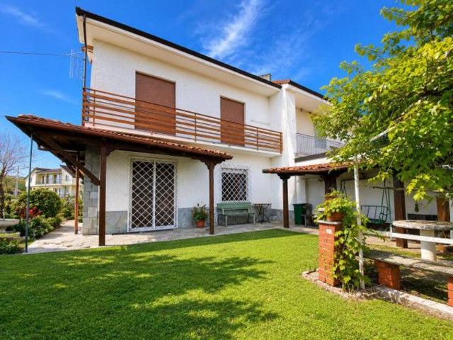 Villa Indipendente in vendita a Piemonte, Cuneo