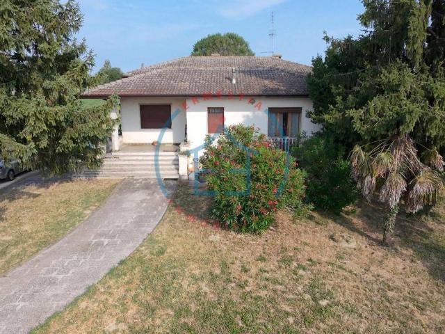 Villa Indipendente in vendita a Montagnana, Veneto