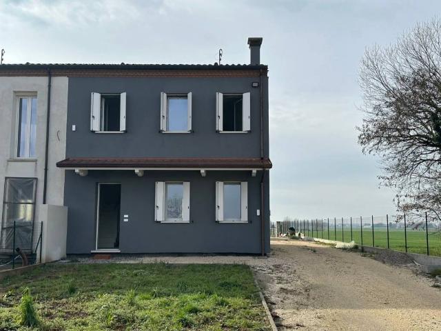 Villa Indipendente in vendita a Montagnana, Veneto