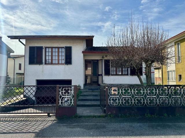 Villa Indipendente in vendita a Montagnana, Veneto