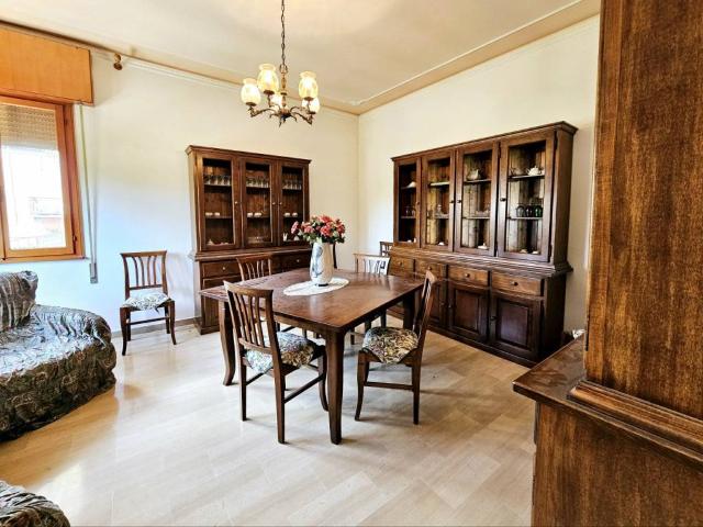 Villa Indipendente in vendita a Montagnana, Veneto