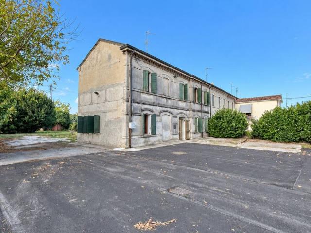 Villa Indipendente in vendita a Montagnana, Padova