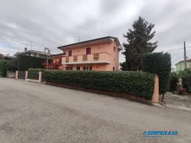 Villa Indipendente in vendita a Montagnana, Veneto
