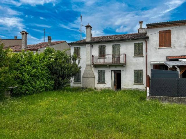 Villa Indipendente in vendita a Montagnana, Veneto