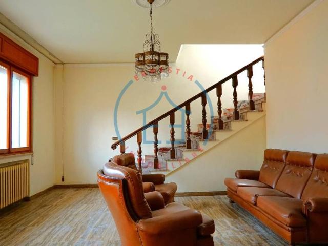 Villa Indipendente in vendita a Montagnana, Veneto