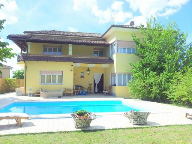 Villa Indipendente in vendita a Piemonte, Alessandria
